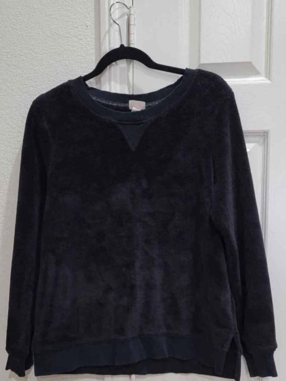 Cozy Plush Crewneck Sweater - Black Women's Black Warm Sweater Cozy Size Large